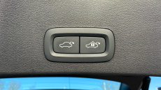 Volvo XC40 2.0 B3P Plus Dark 5dr Auto Petrol Estate